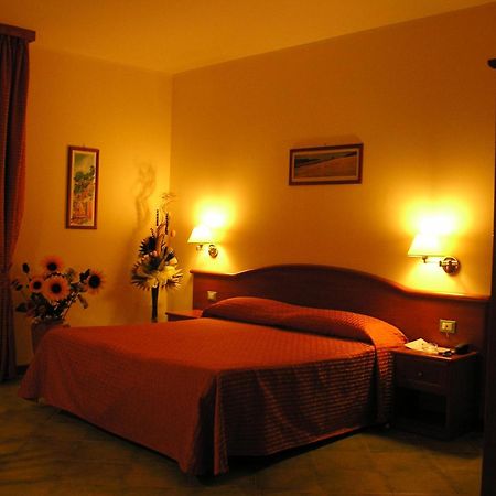 Hotel Degli Amici อาร์เทนา ภายนอก รูปภาพ