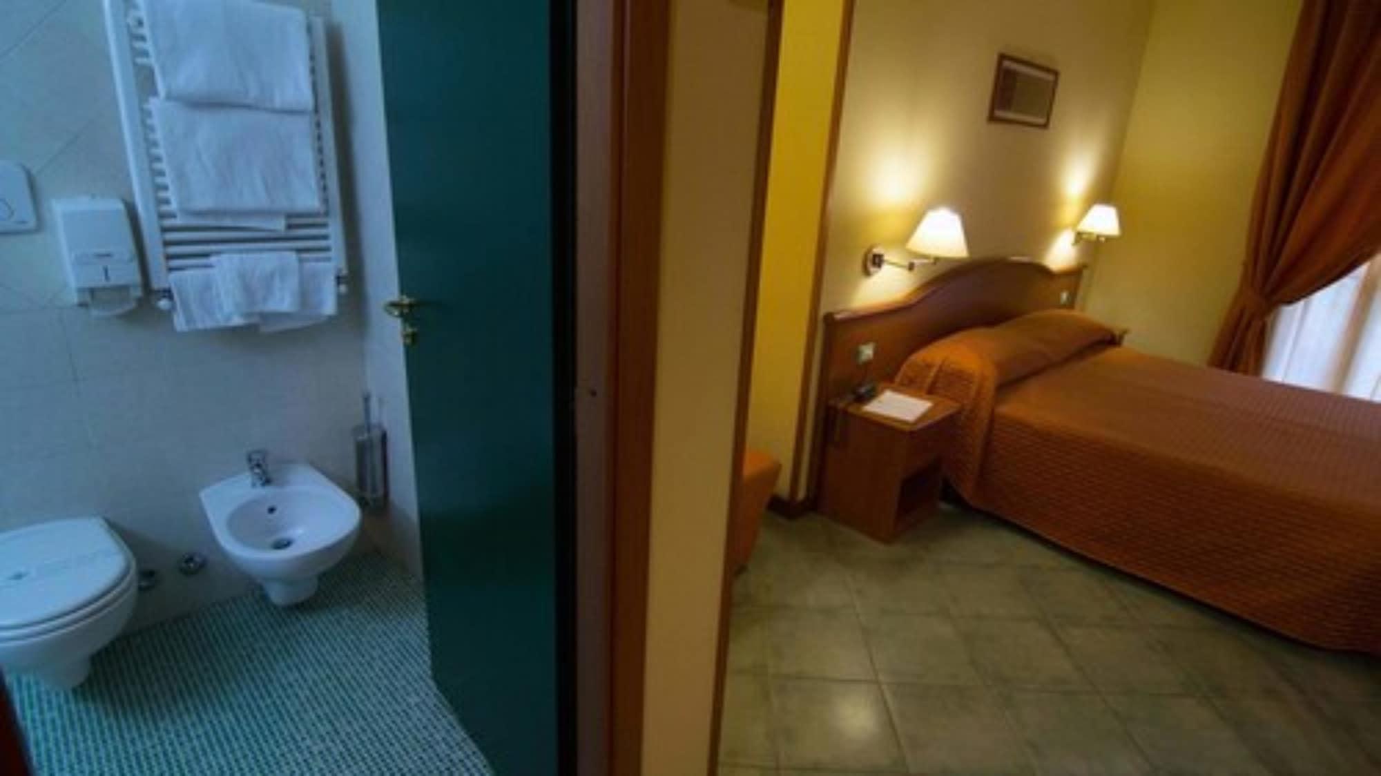 Hotel Degli Amici อาร์เทนา ภายนอก รูปภาพ